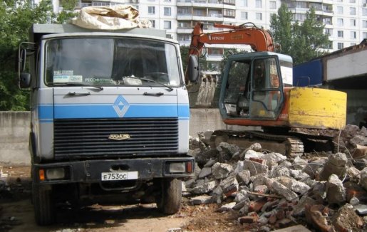 Вывоз строительного мусора, погрузчики, самосвалы, грузчики стоимость услуг и где заказать - Петропавловск-Камчатский