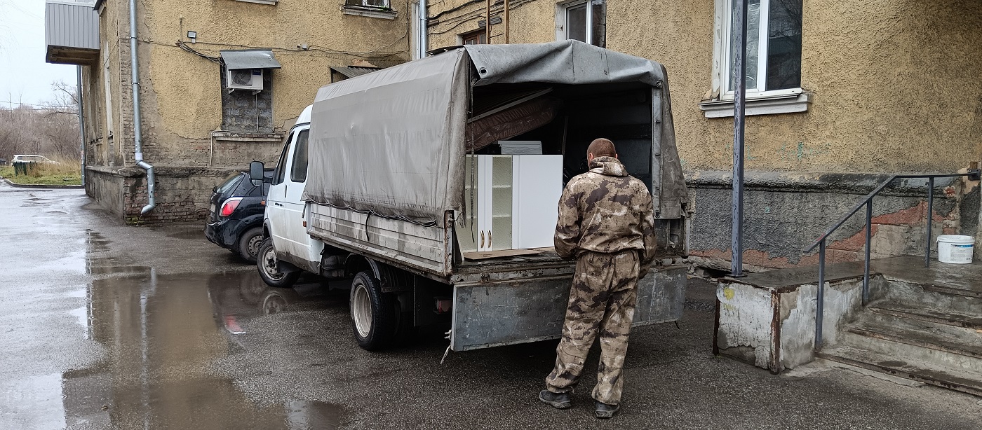 Квартирные перевозки. Погрузка мебели в Газель в Камчатском крае